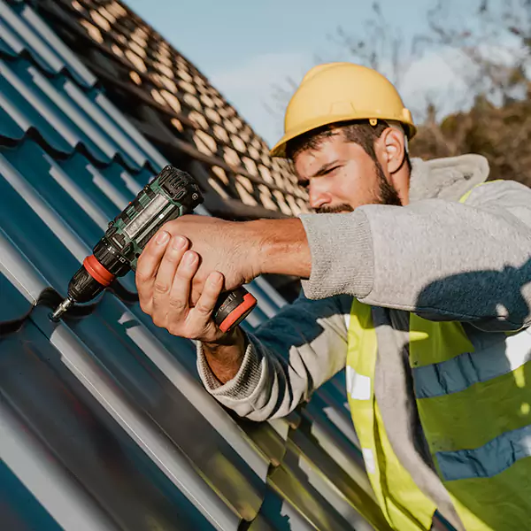 Why Woodridge Homeowners Choose Woodridge Roofers for Steel Roof Repair Service?